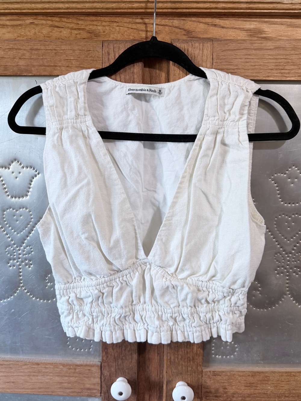 Abercrombie & Fitch Cream V-Neck Cropped Tank